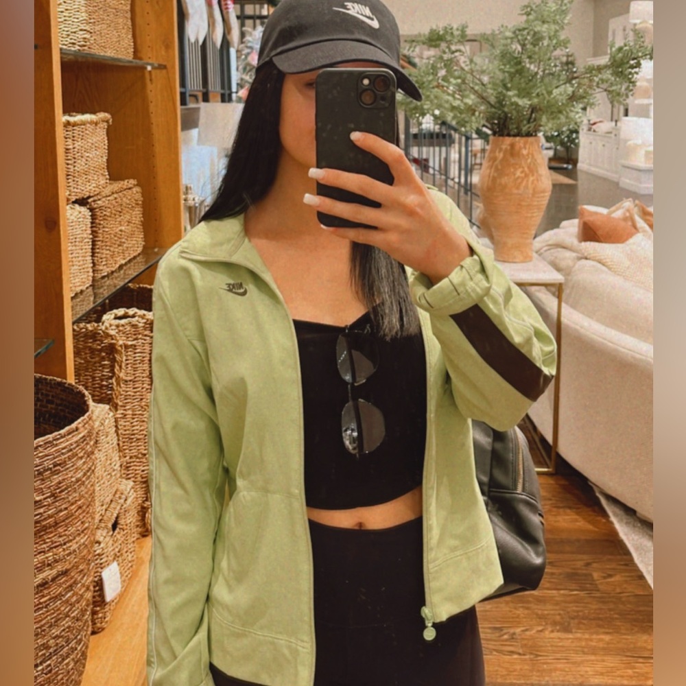 Nike Light Green Vintage Style Fit Dry Zip-Up Wind Breaker Jacket